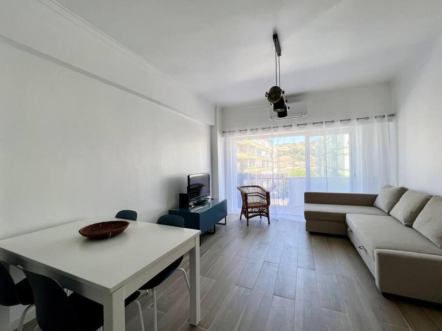Apartamento Muito Central - 300 Metros Da Praia Apartment Коста да Капарика Екстериор снимка