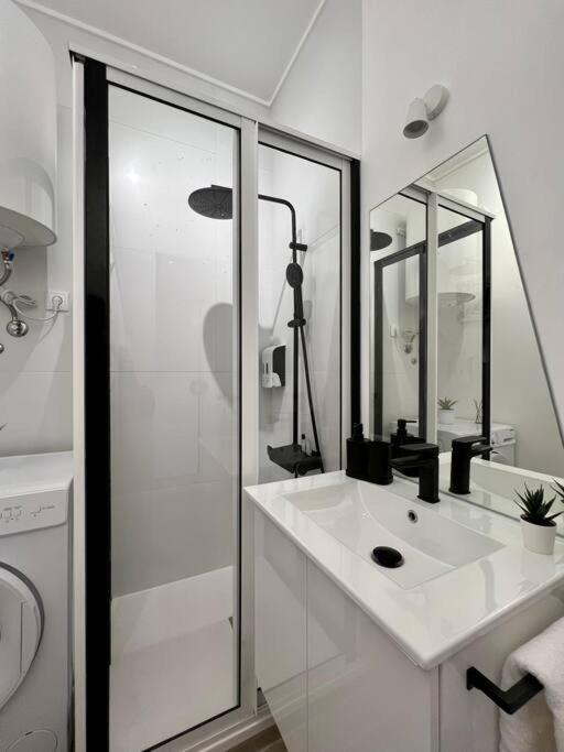 Apartamento Muito Central - 300 Metros Da Praia Apartment Коста да Капарика Екстериор снимка