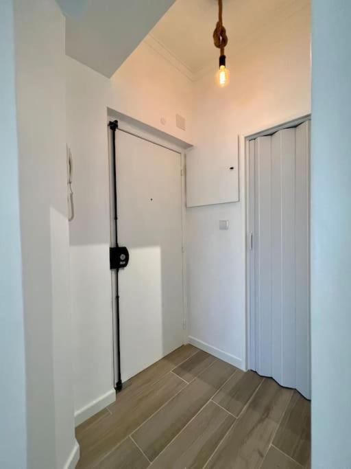 Apartamento Muito Central - 300 Metros Da Praia Apartment Коста да Капарика Екстериор снимка